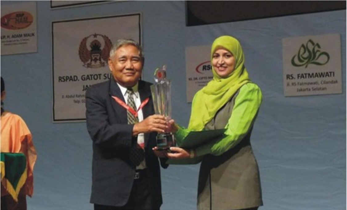 Juara 1 PERSI AWARD – Indonesian Hospital Management Award (IHMA 2010)KATEGORI HRD PROJECT – RS BINA SEHAT JEMBER
“Membangun Body, Mind, Soul Sumber Daya Keperawatan RS
Melalui Program dan Penempatan Kerja di RS Luar Negeri”